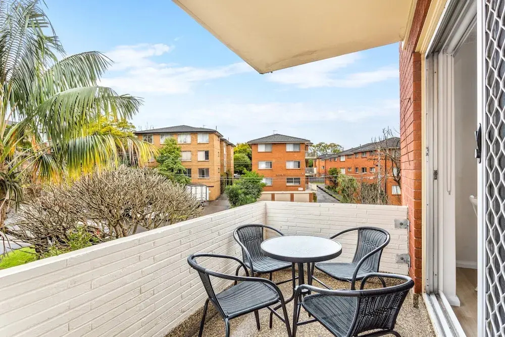 Bright and Convenient Apartment, Close to Shops