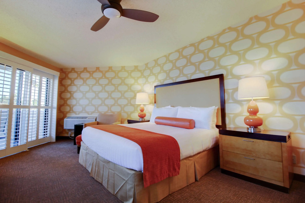 SeaCrest Oceanfront Hotel