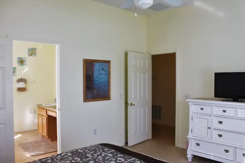 Family Friendly 4 Bed/3 Bath SPA-Pool Home in High
