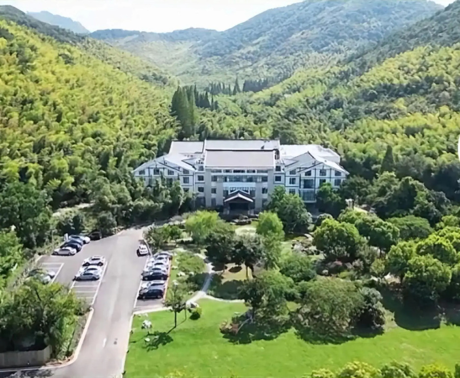 Yixing Eastluus Hotel
