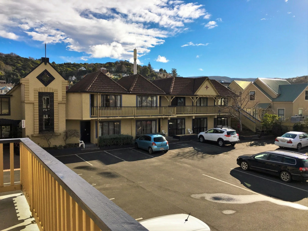 Cable Court Motel