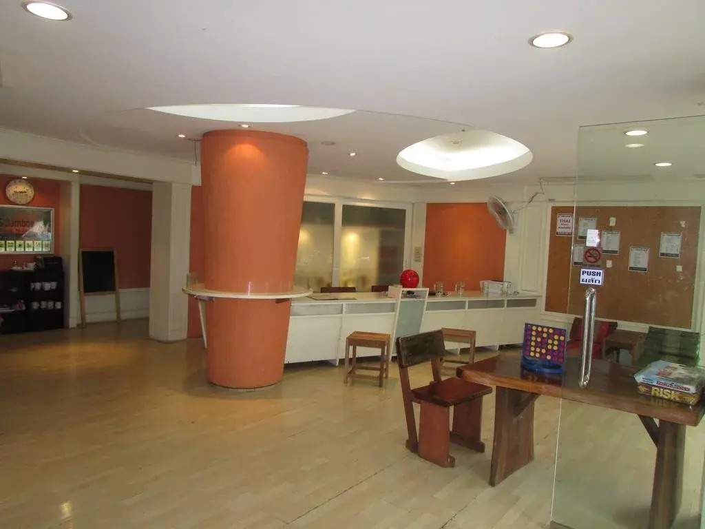 SiBamboo Hostel & Bar
