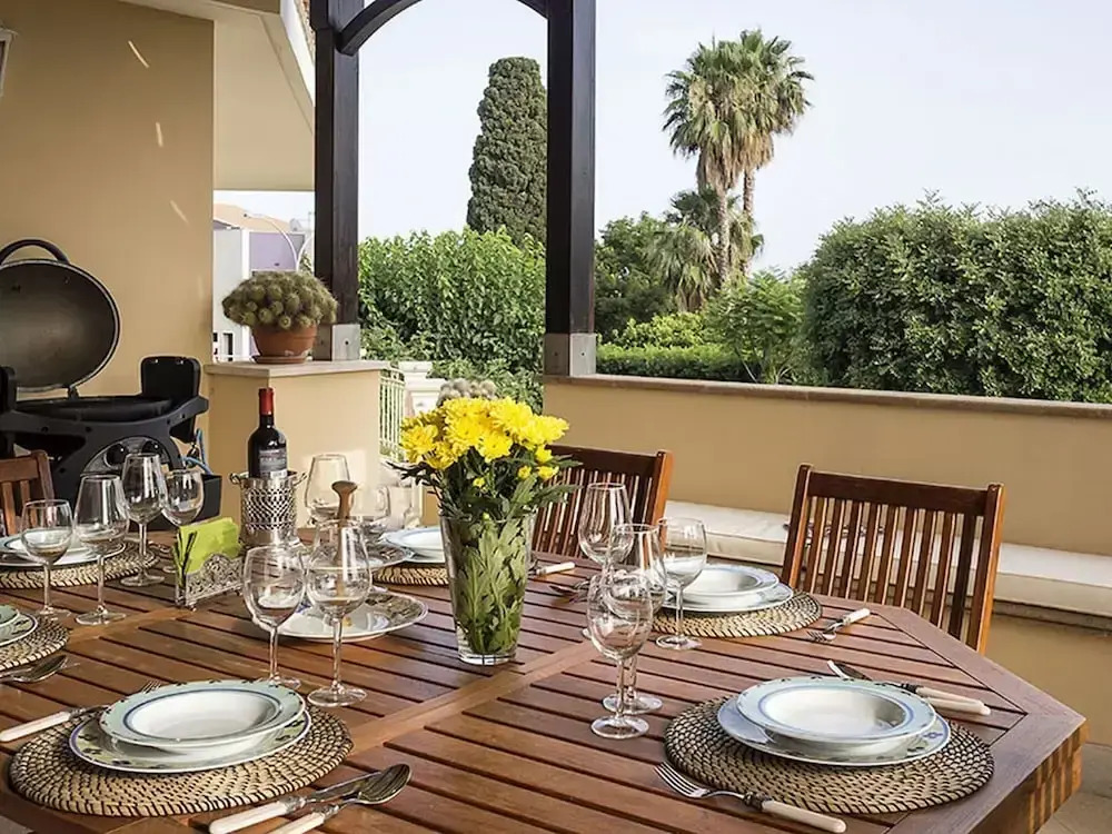 Lovely Luxury Villa With Private Pool Near the Center of Syracuse
