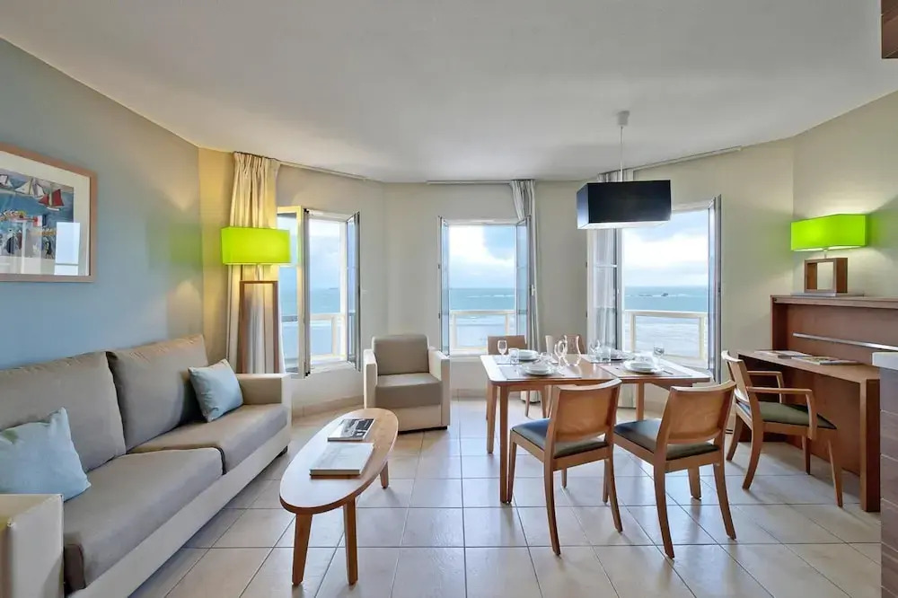 Residence Reine Marine in St.malo for 4 Persons