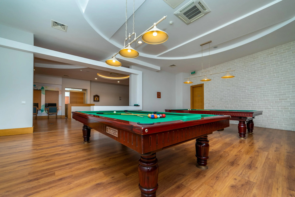 Commodore Elite Suites & Spa