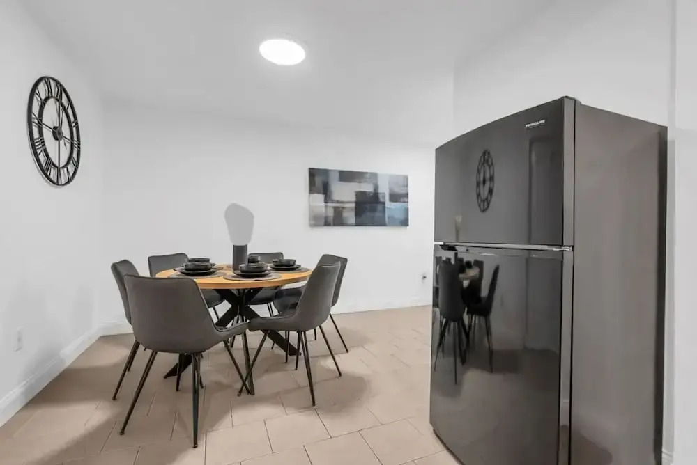 Fast Wifi Great WFH Budget 1BR Apt Near NYC EWR