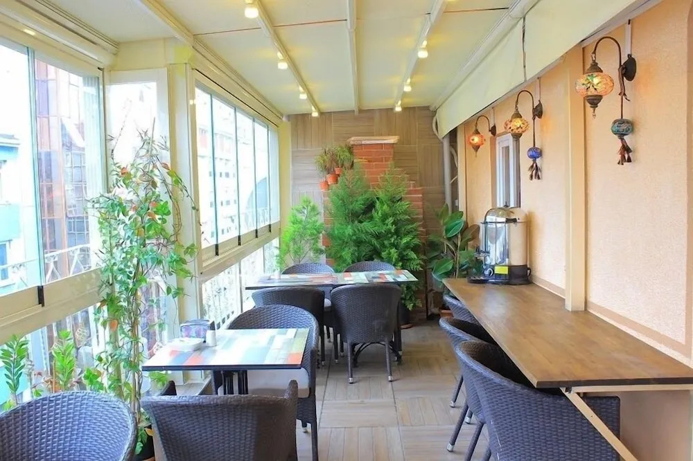 Hotelium 1