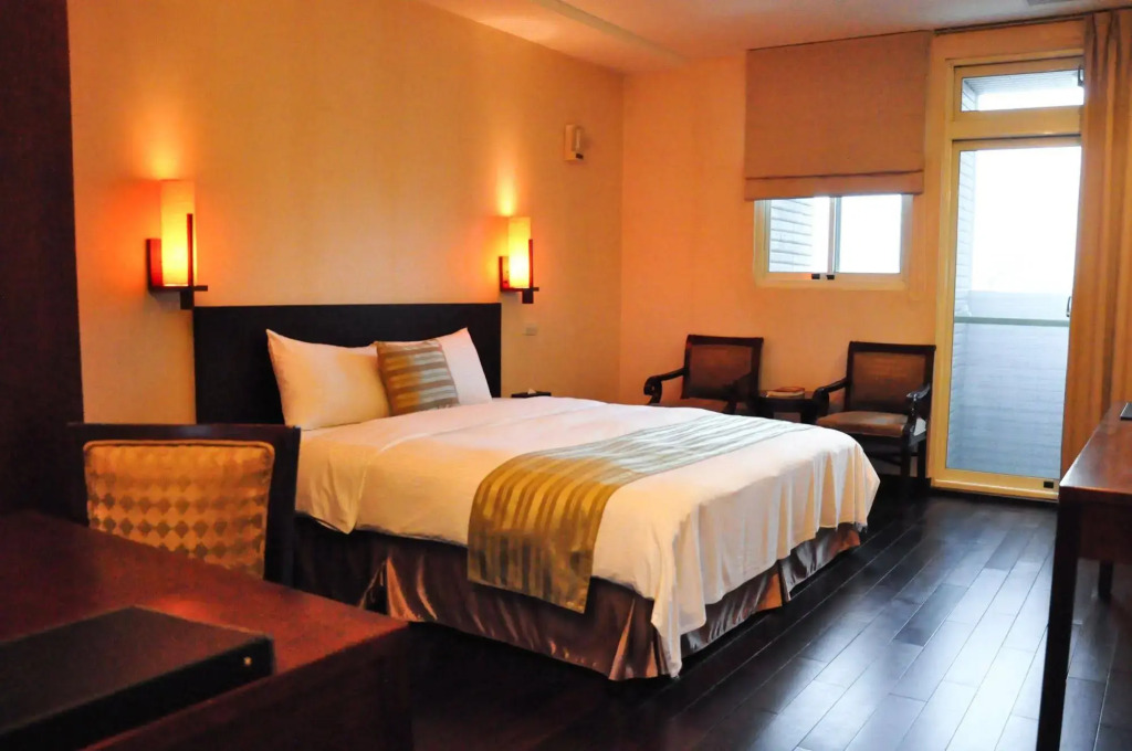 9 Hotel