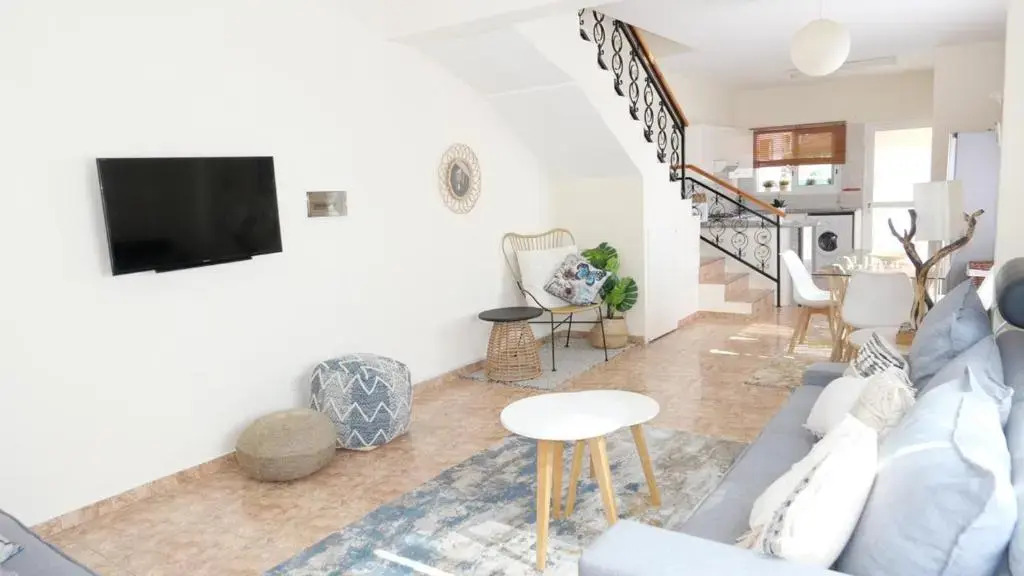 Melanos Residence 2 bdrm townhouse with private pool