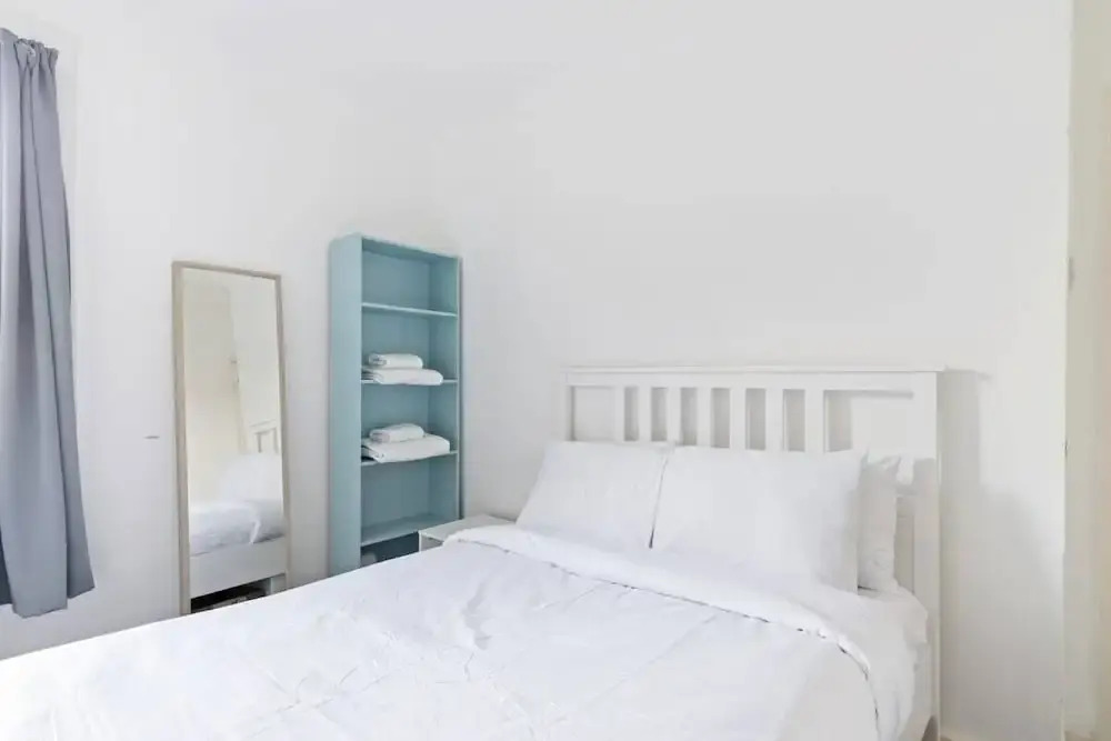 Bright & Cosy Two Bedroom Apt Close to Canning Town Tube