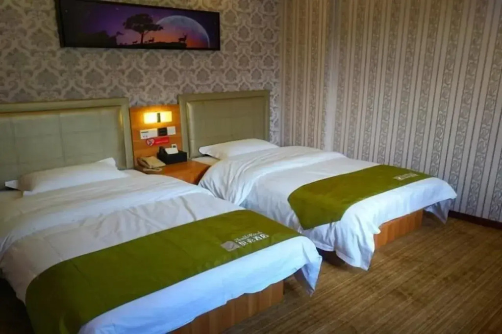 Shell Shanghai Pudong New District Huang Lou Town Furong Road Hotel