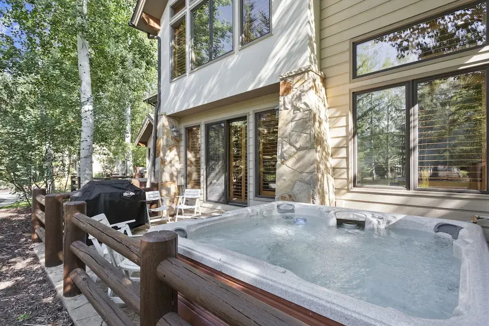 Deer Lake Village at Deer Valley Resort - Four Bedroom Condo with Hot Tub #2478 4 Condo