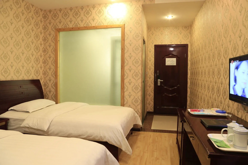 Mount Emei Happy Hotel
