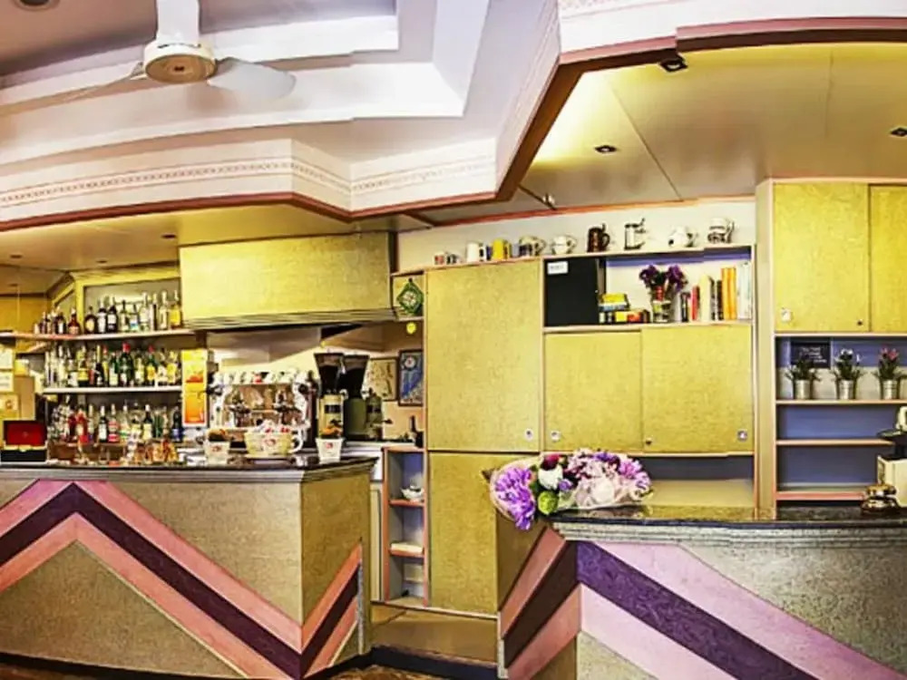 hotel iris