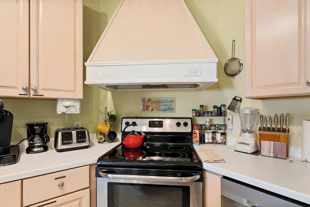 Maresol 310 Bayfront 3BR Condo, Sunset Views, Jetted Tub & Pool