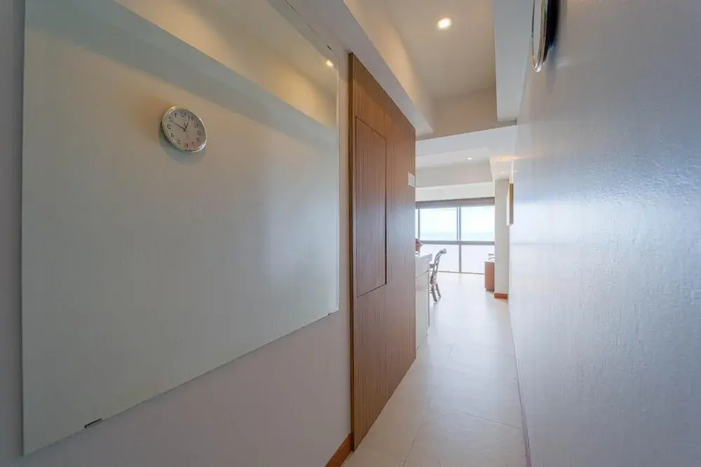 Beachfront 2 bed Condo with Seaview BW2