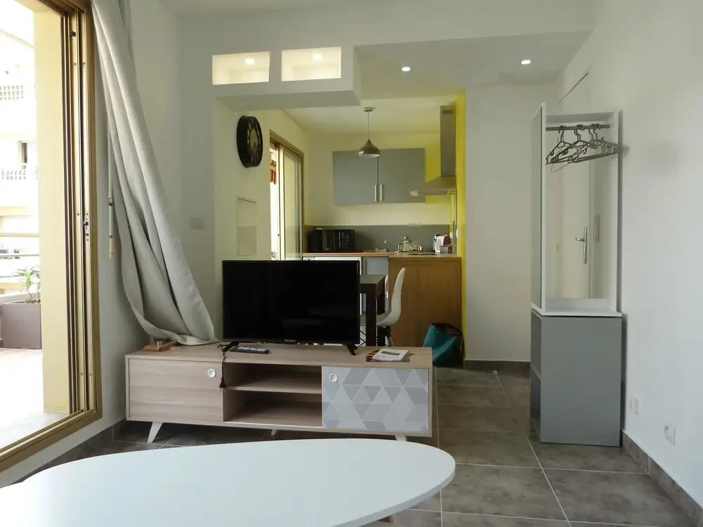 Studio in Nice, With Furnished Terrace and Wifi