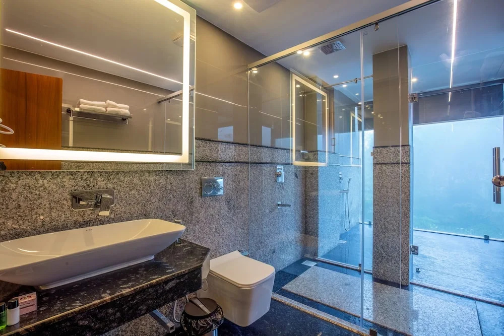 Elixir Woods Luxury Resort And Spa, Munnar