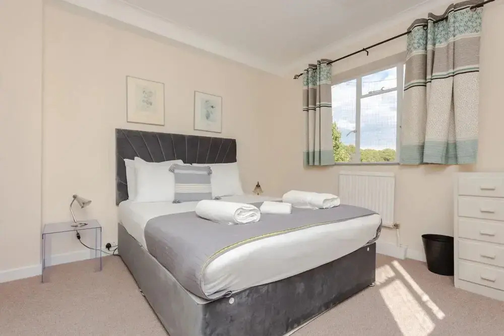 Spacious 2 Bedroom Apartment Near Hampstead Heath