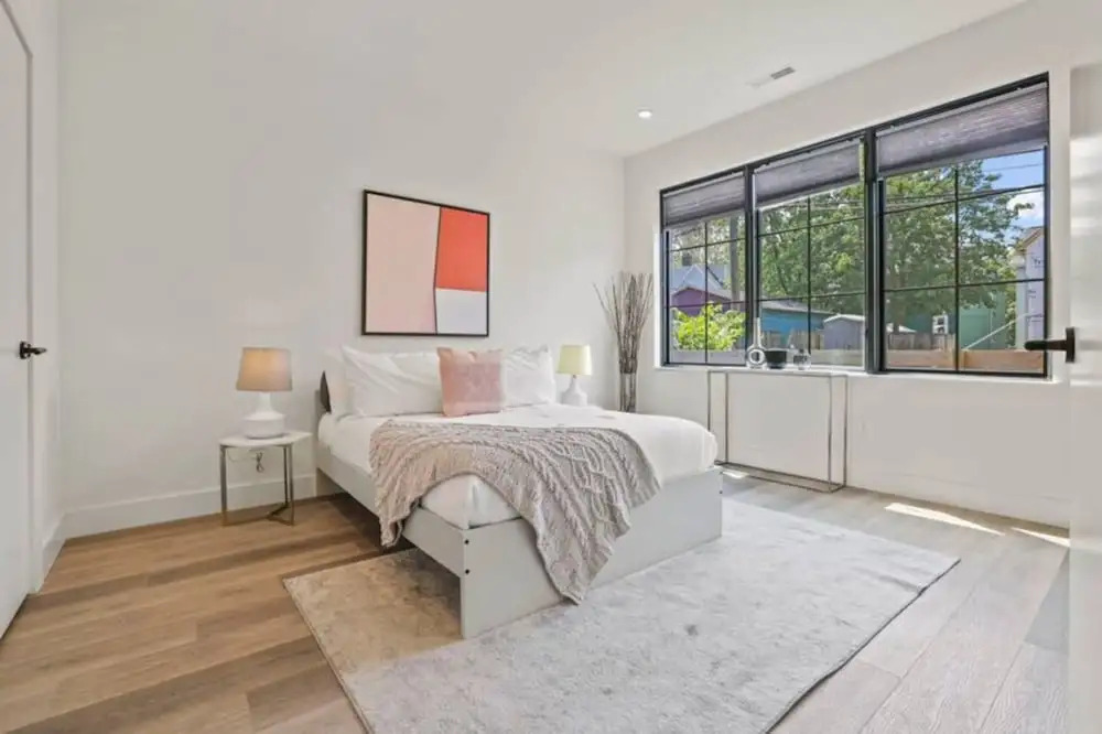 Work Of Art -3 Bedroom Elegant Townhome-columbus