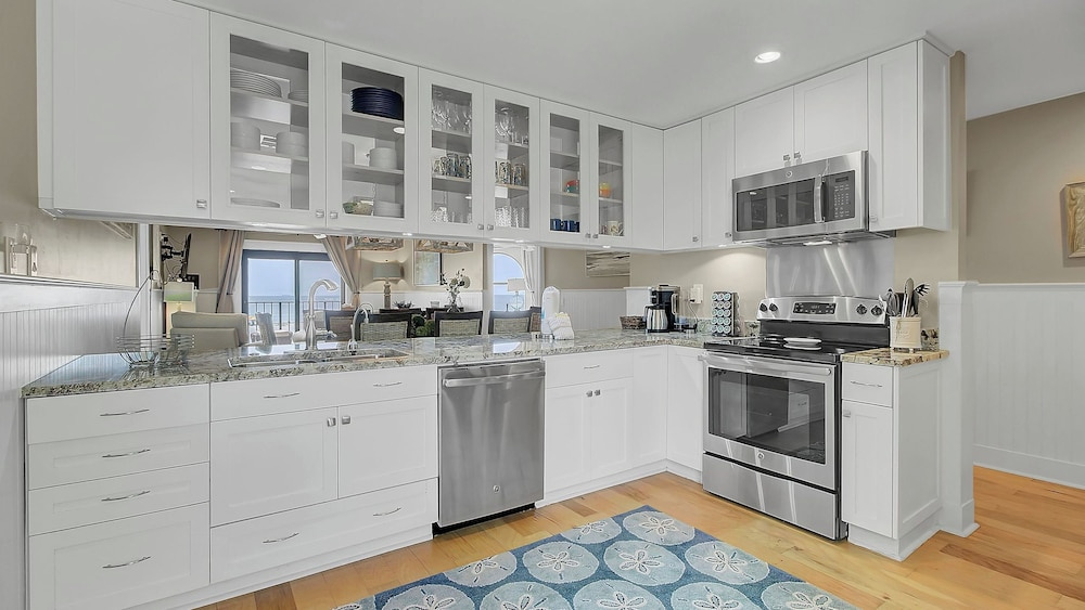 211 Seascape by Avantstay Oceanfront View + Pool