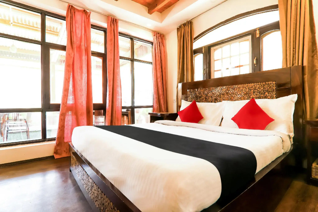 Capital O 44536 Hotel Pc Palace