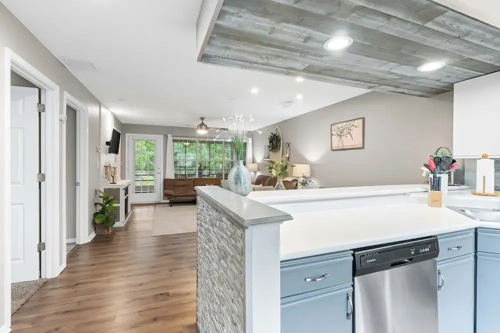 Lakeside Bliss Retreat 2 BDR
