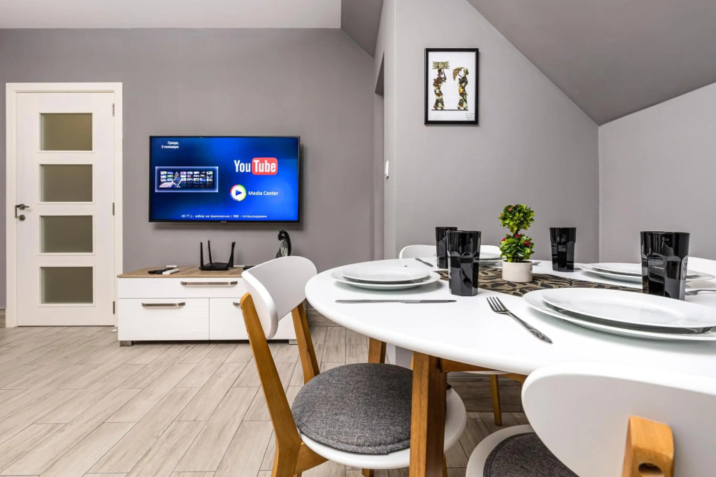 Beautiful 1BD Apartment with a Parking Spot