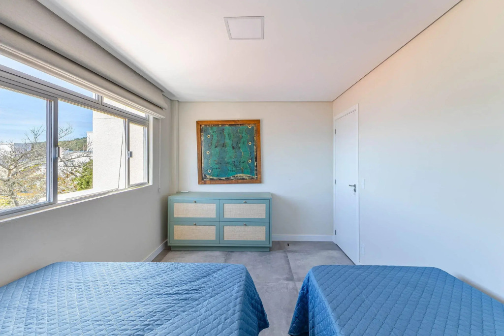 Exclusivo Apartamento com Vista Mar e Saída Direta para Praia