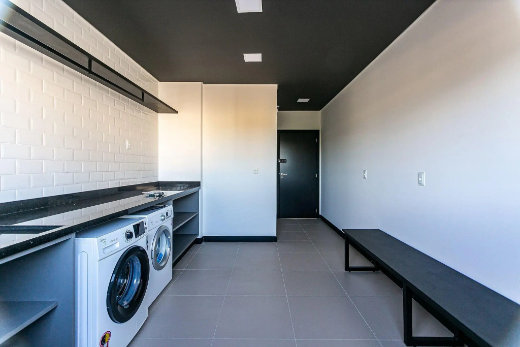 Studio c/ piscina no terraço 900m da praia STI102