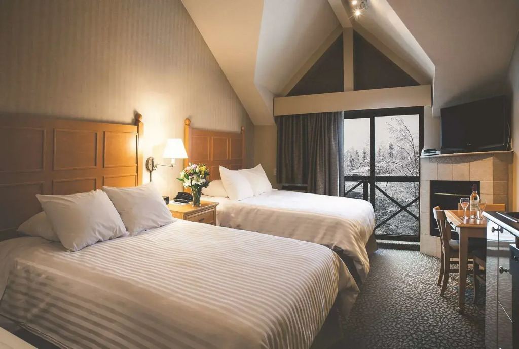 Pinnacle Hotel Whistler