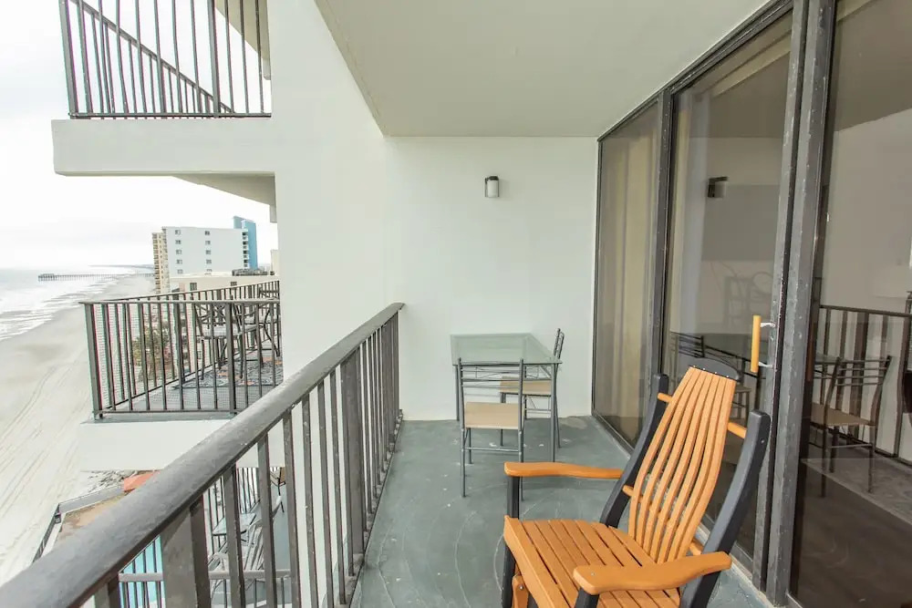 Royal Garden Resort 1114 2 Bedroom Condo by RedAwning