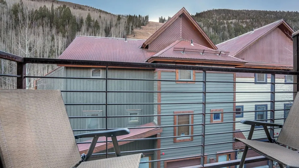 Double Diamond 23 by Avantstay Close to Town & The Slopes!