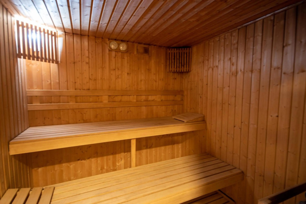 Moderno apartamento vacacional con increbles vistas al mar con spa y gimnasio