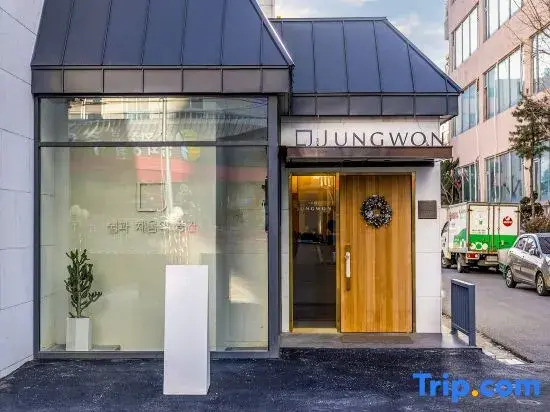 Jungwon Hotel