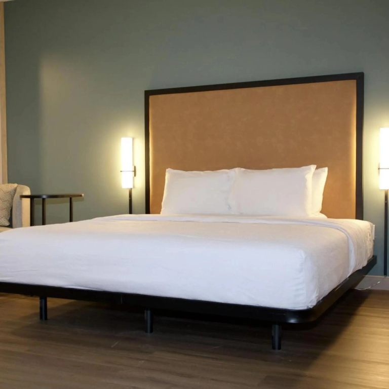 LivSmart Studios by Hilton Clarksville