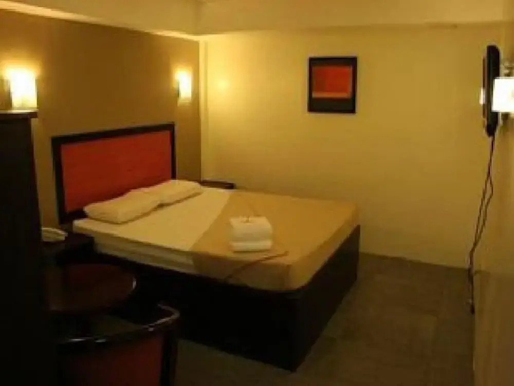 Toilena Room and Board