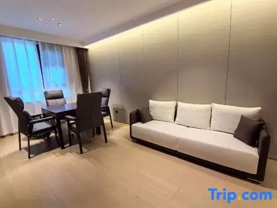 Home Inn Plus Pax Hotel (Xi'an Tianwang Metro Station)
