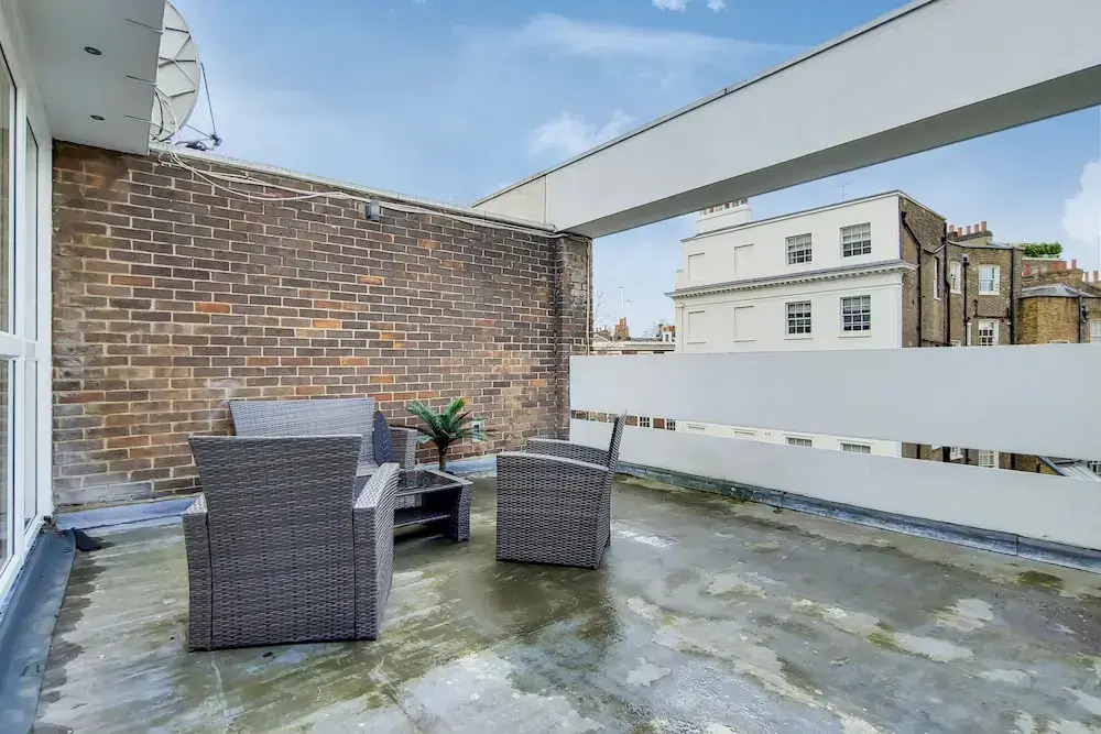 Stunning 4 Bed & 4 Bath House- Hyde Park
