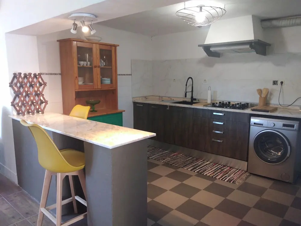 Charming 2-bed House in Sesimbra