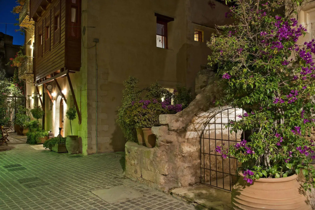 Ionas Boutique Hotel