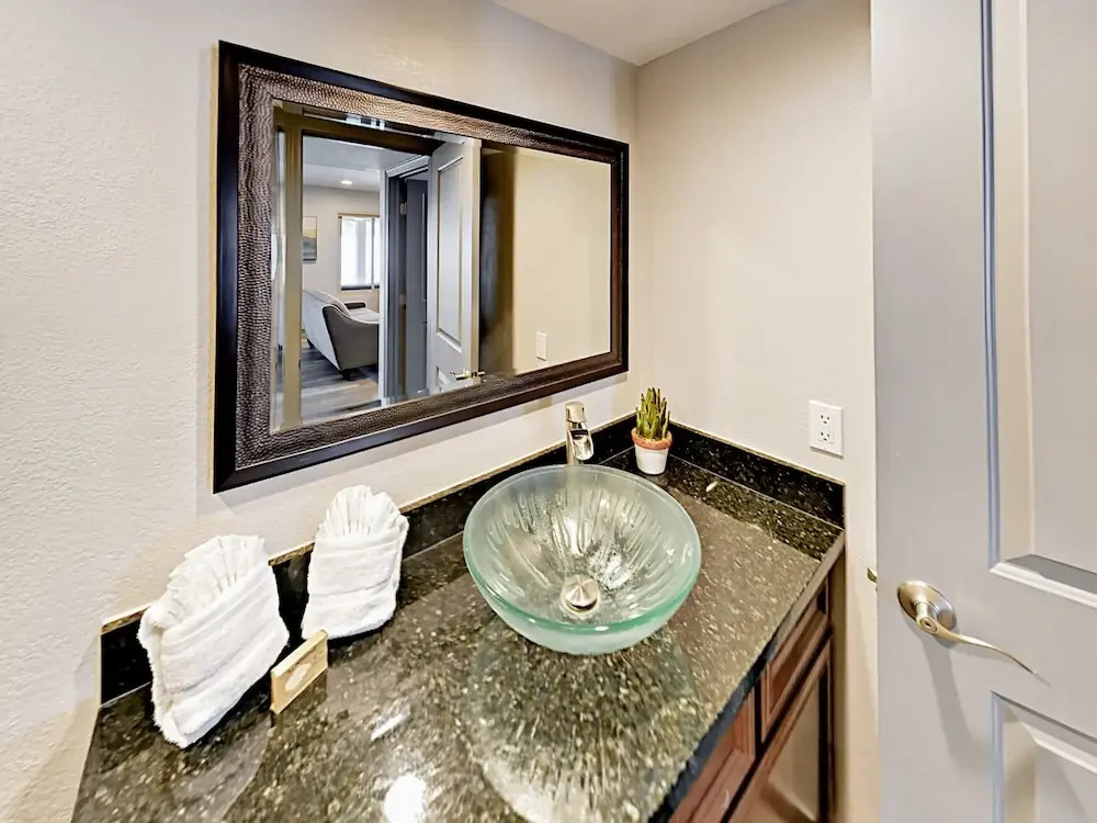 Scottsdale Oasis Home 4 Bedrooms 2.5 Bathrooms Home