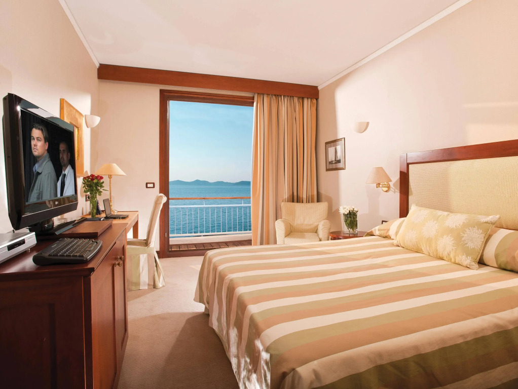 Grand Resort Lagonissi