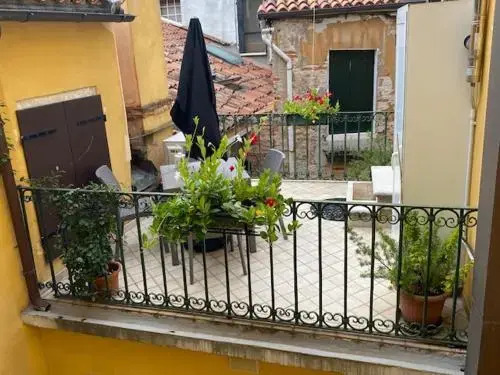 Residenza Due Dame - Dama Rossa