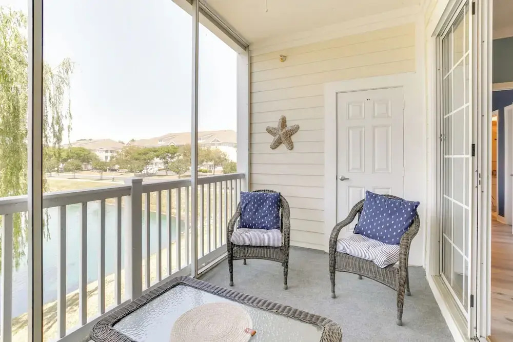 3 Mi to Barefoot Landing: Condo w/ 2 Pools!