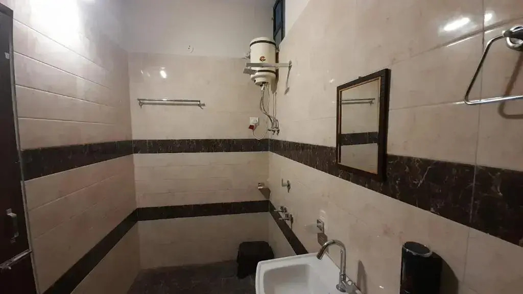Hotel Sunstays Oppsite Bus stand