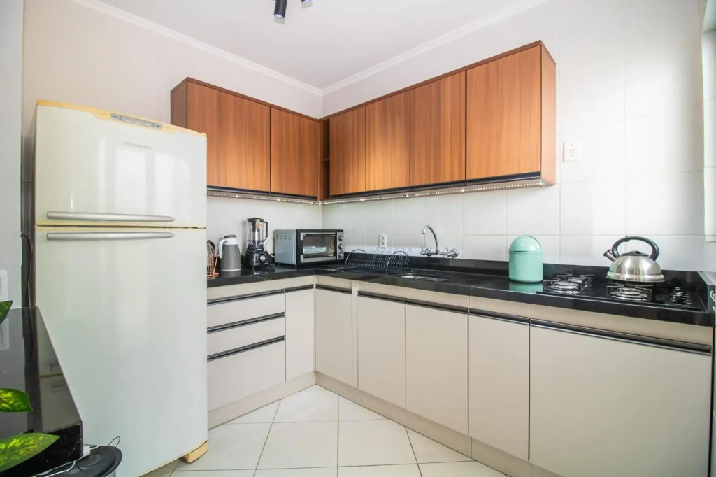 Apartamento Moderno com pequeno Terraço à 4Km do Consulado USA