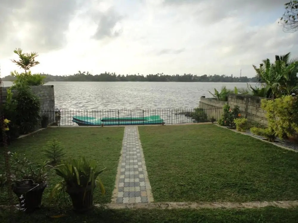 Sapara River Guest 600m Beach