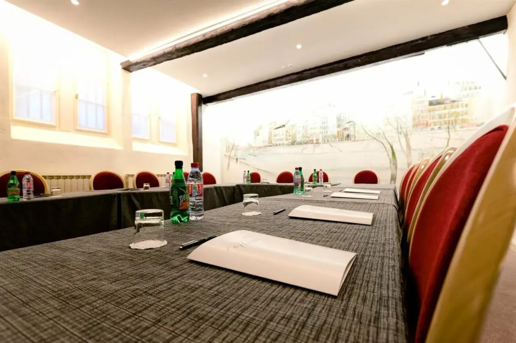 Le Phénix Hôtel