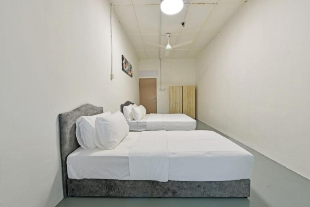 Hotel O S Homestay
